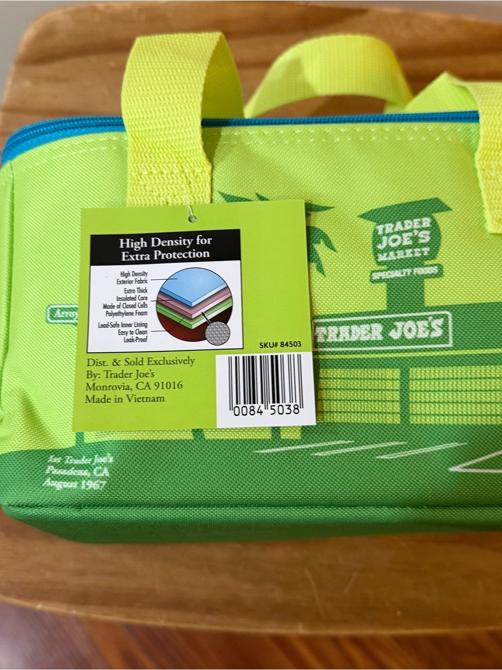 NWT Trader Joe’s Mini Insulated Bag - Cooler Lunch Box Toiletry Bag - Picture 6 of 7